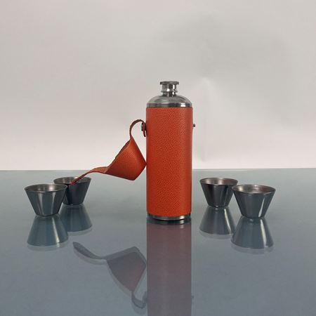 https://www.inkerman.co.uk/content/images/thumbs/0012839_10oz-hunter-flask-with-4-cups_450.jpeg